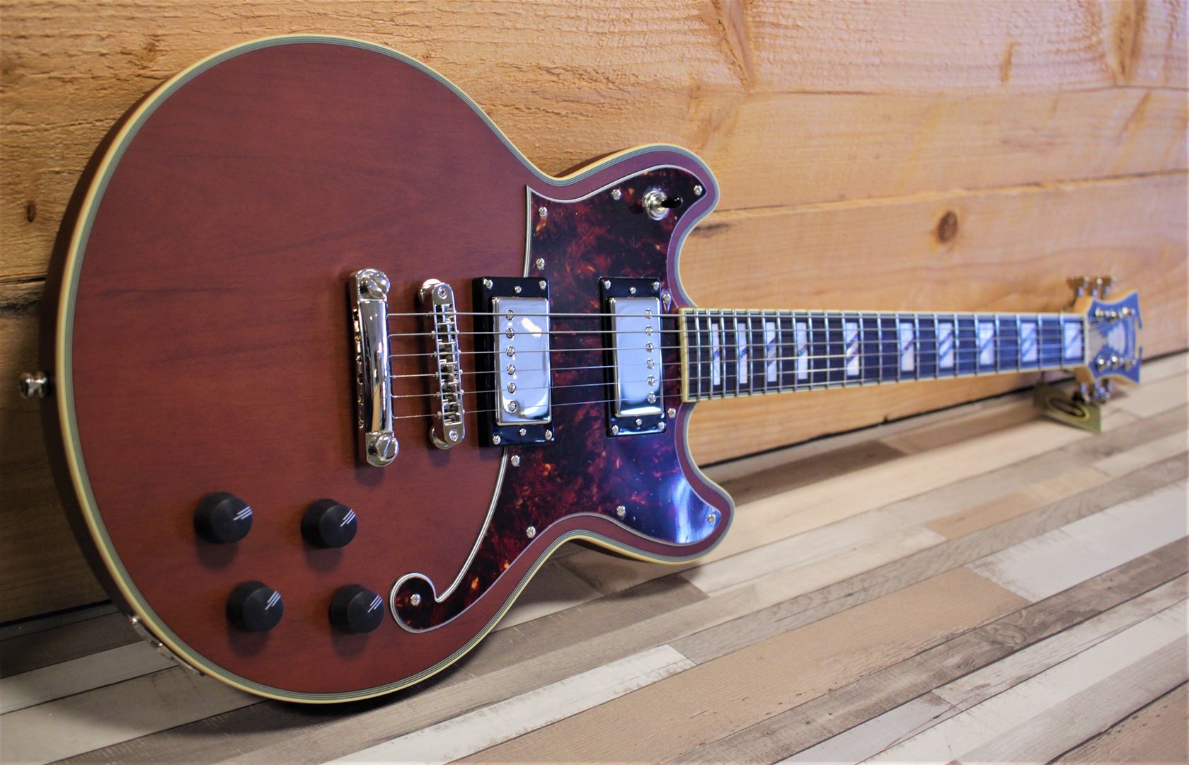 D'angelico Deluxe Brighton Matte Walnut